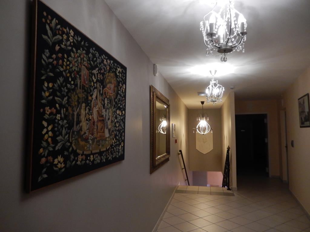 Logis Hotel & Restaurant Du Chemin Des Dames Corbeny Exterior foto